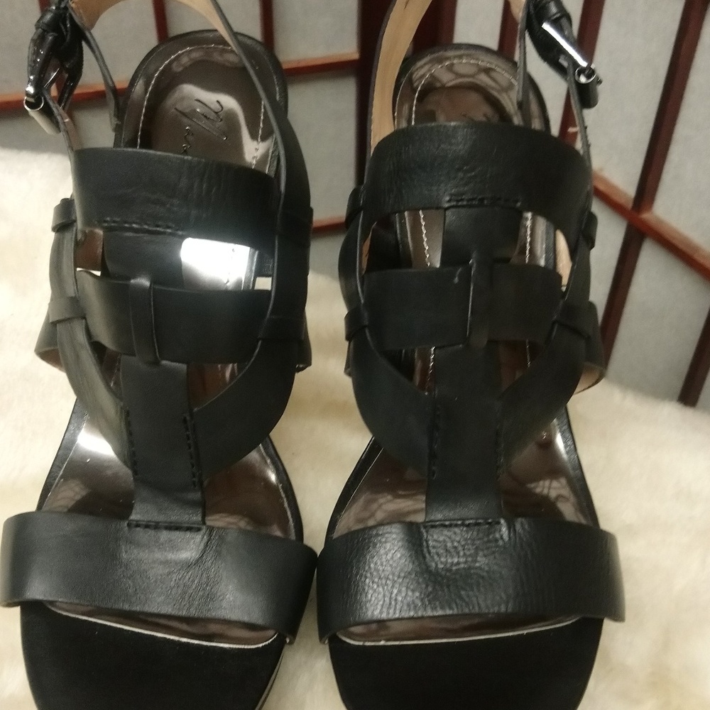 Shoes - Picture 2 of 4